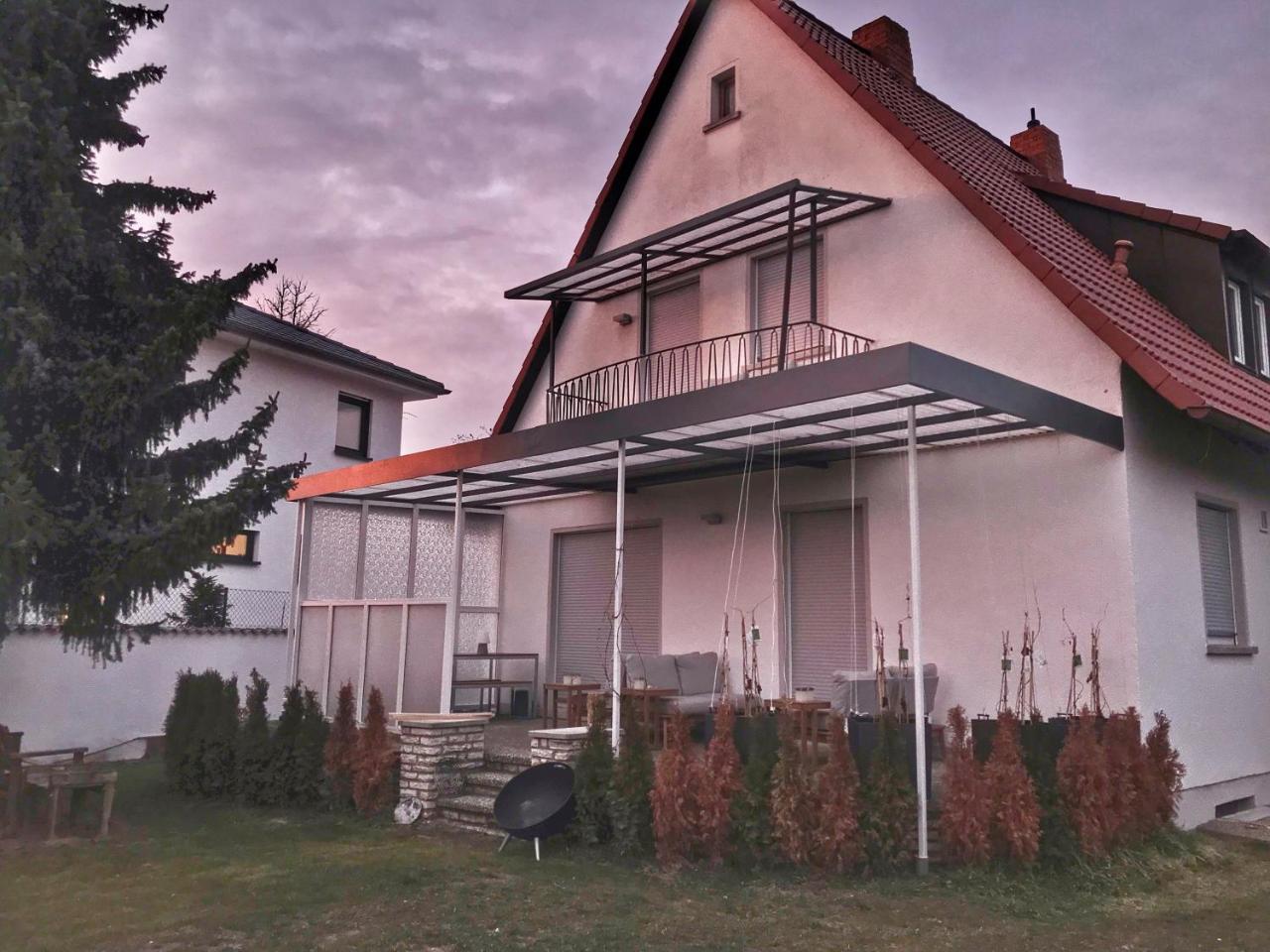 Hatzels Haeuschen Zirndorf Buitenkant foto